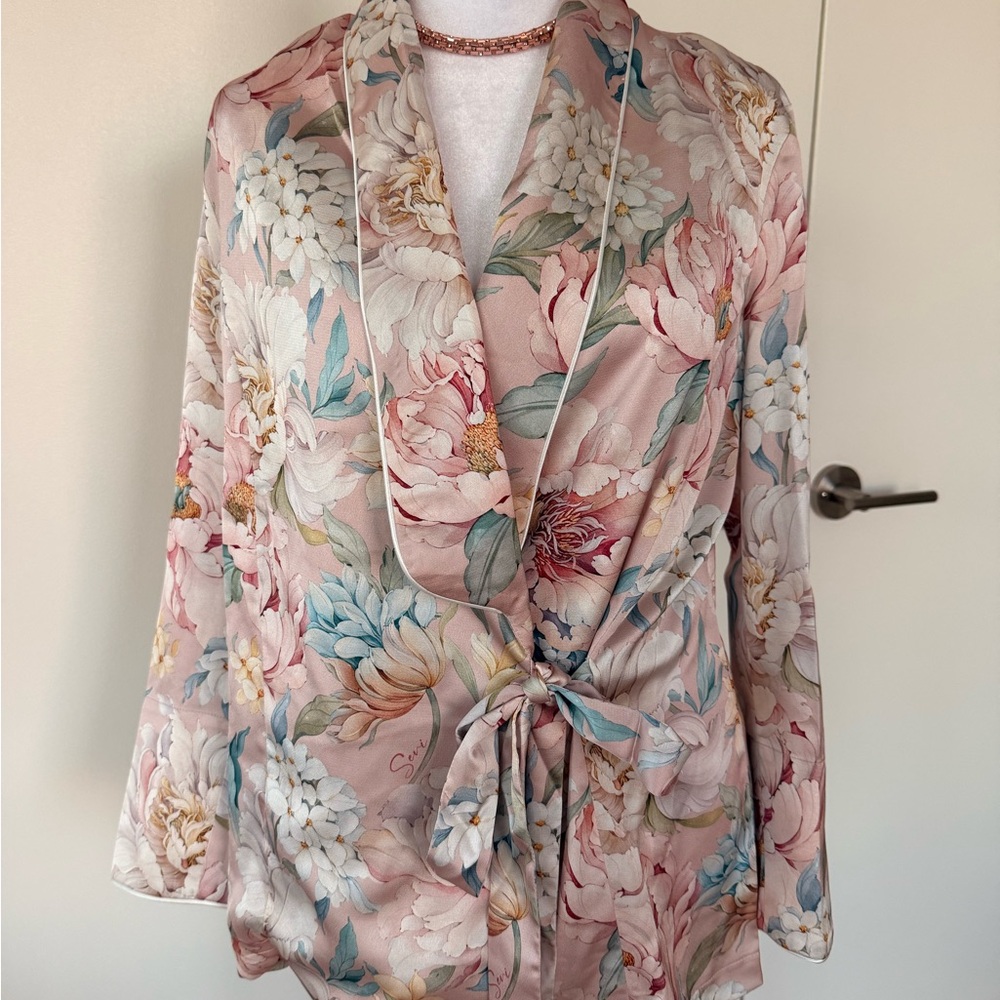 Floral Satin Kimono Robe and pants - Picture 4 of 8